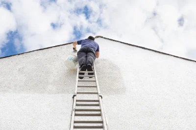 Peinture extérieure aux Mayons — façades et ravalement